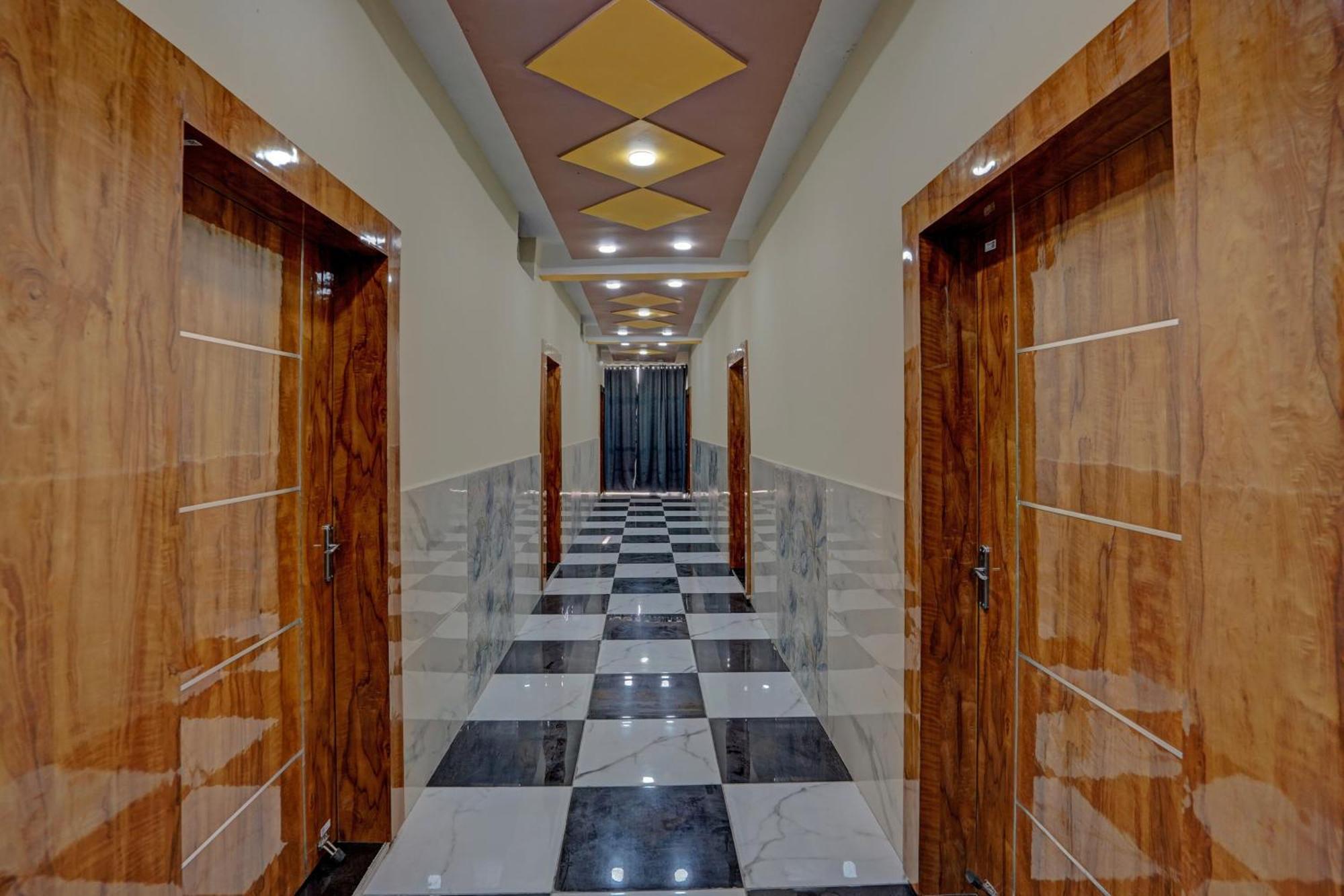 Hotel O Abhinav Hotel Noida Exteriör bild