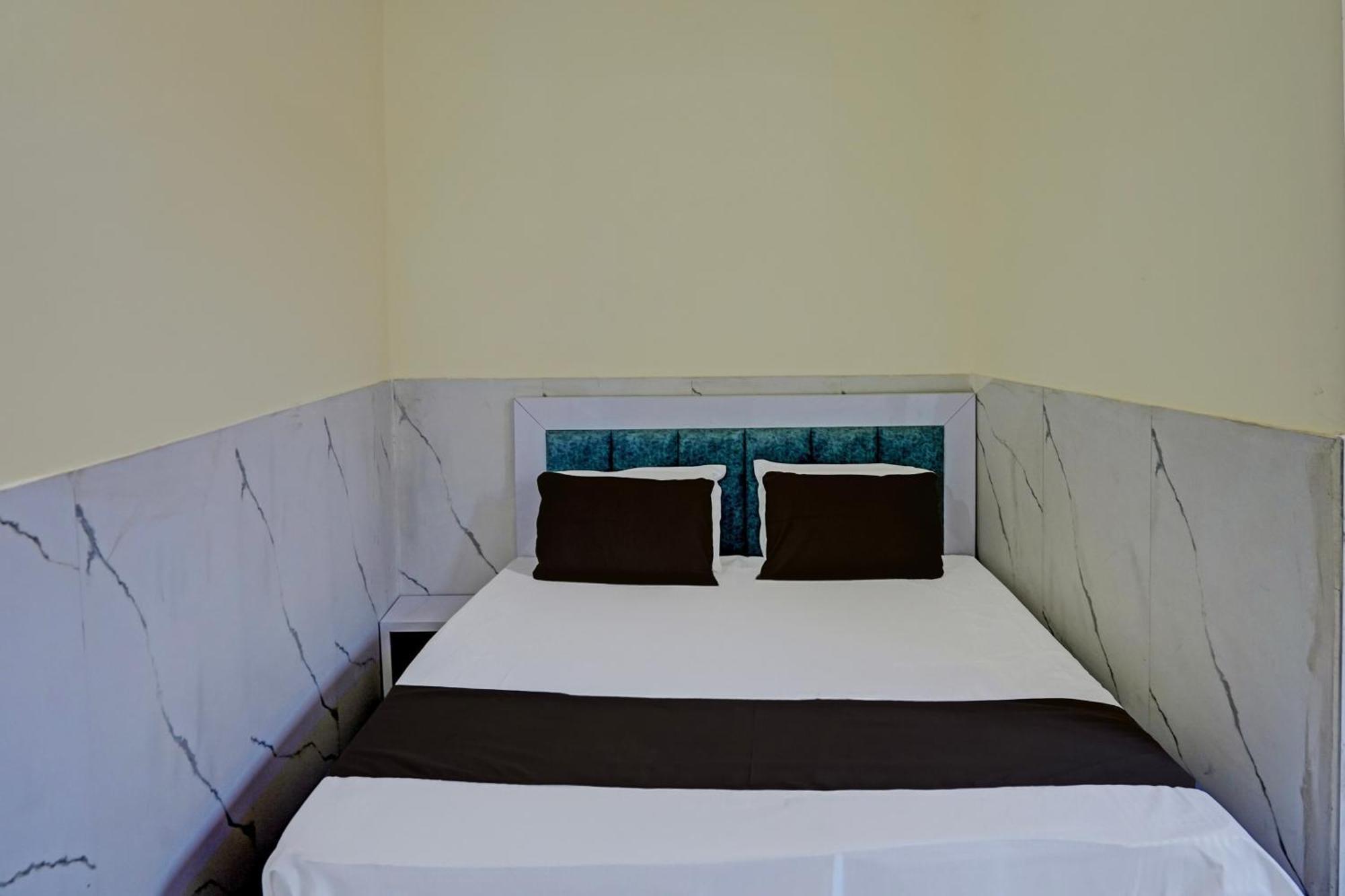 Hotel O Abhinav Hotel Noida Exteriör bild