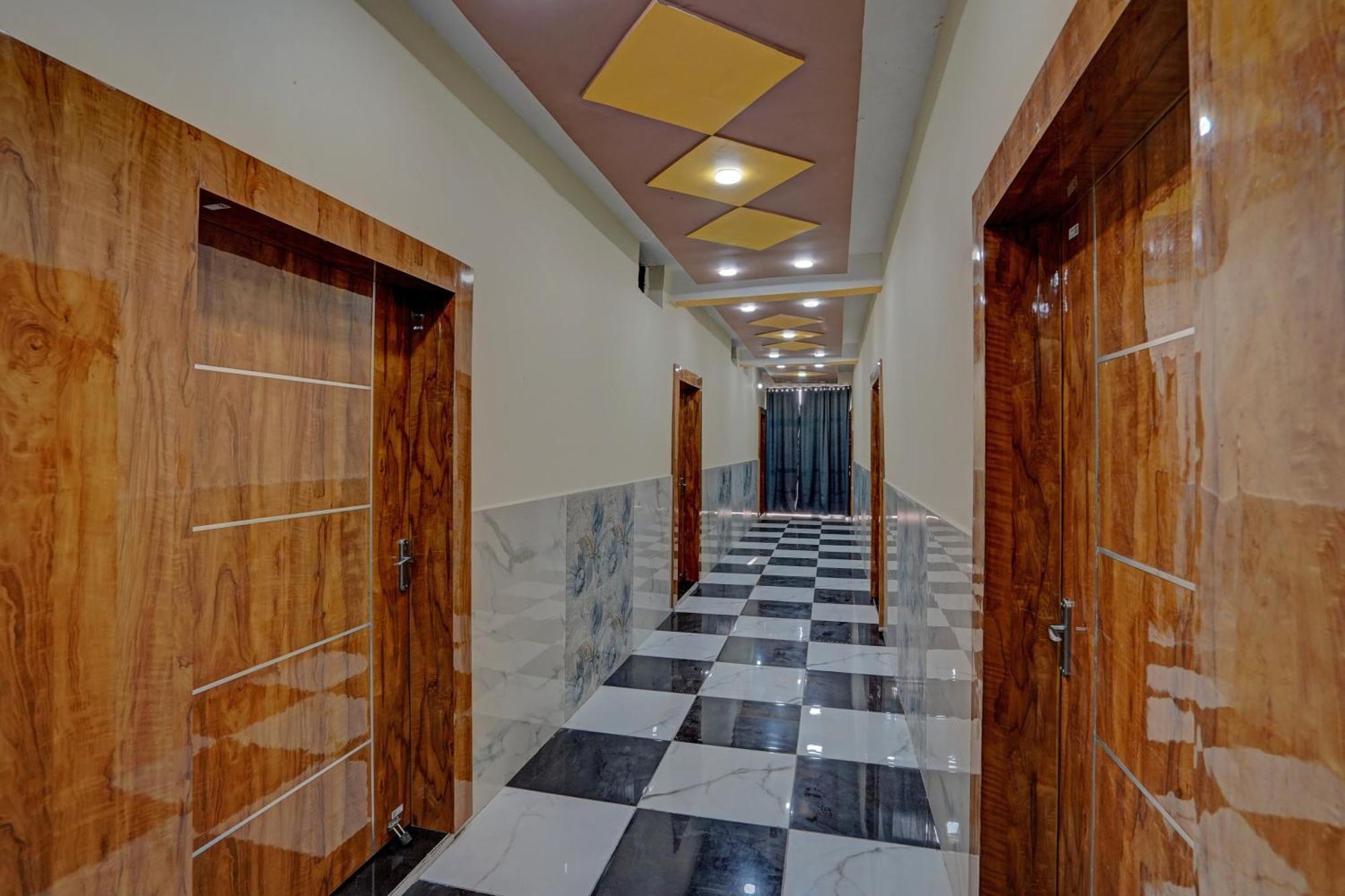 Hotel O Abhinav Hotel Noida Exteriör bild