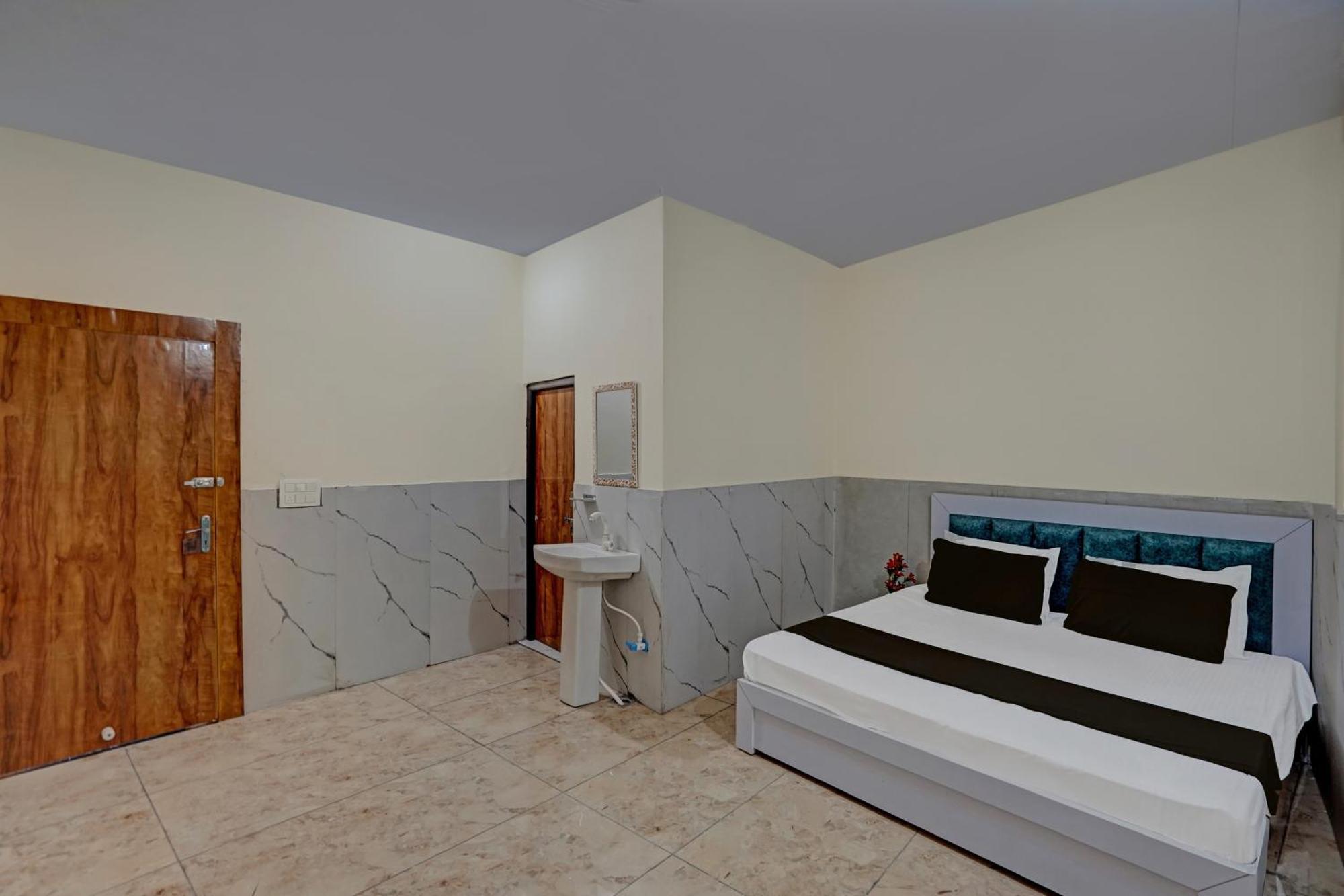 Hotel O Abhinav Hotel Noida Exteriör bild