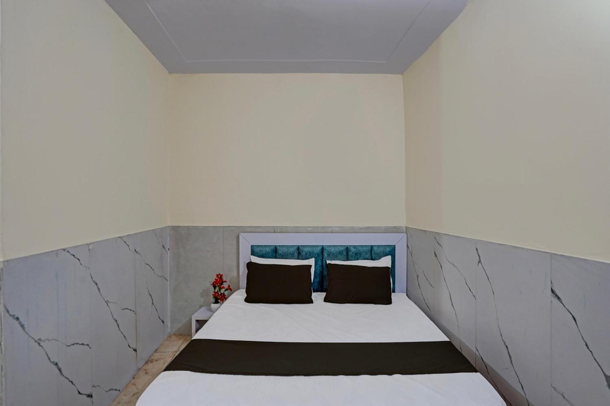 Hotel O Abhinav Hotel Noida Exteriör bild