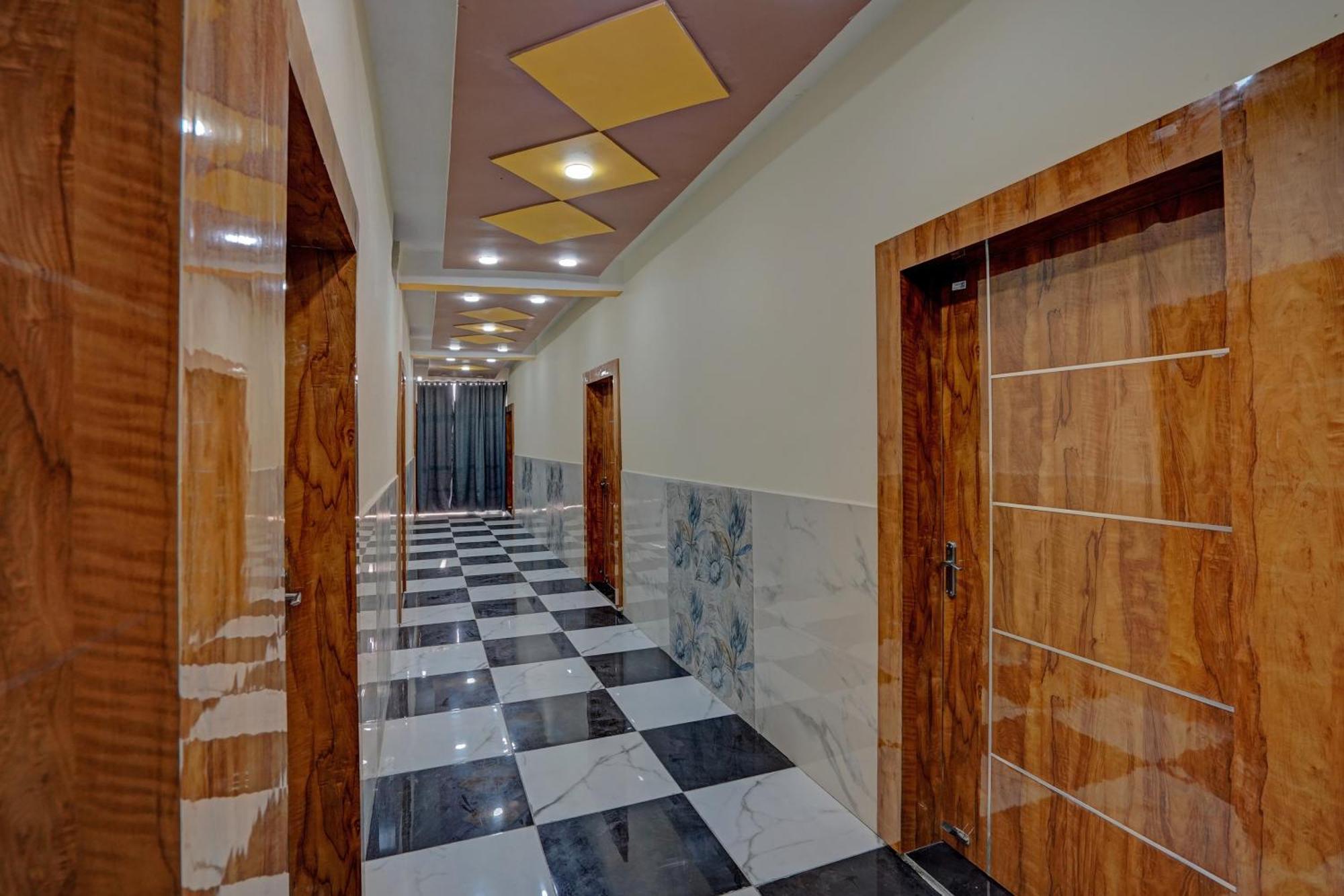 Hotel O Abhinav Hotel Noida Exteriör bild